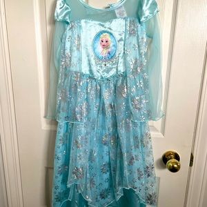 Disney Elsa dress - size: 5 to 6 year old.